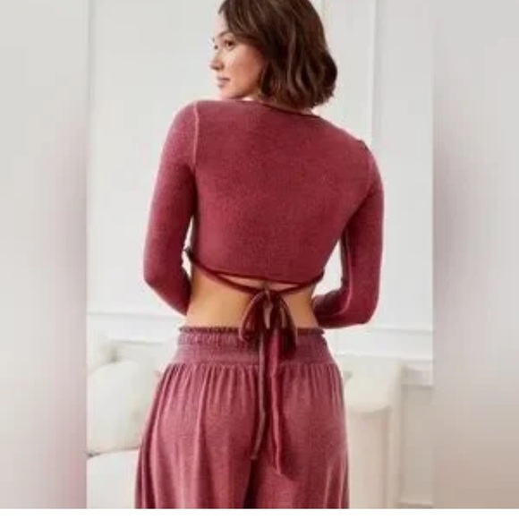 NWT Urban Outfitters Cora Henley Wrap Top Size XS - Picture 2 of 5